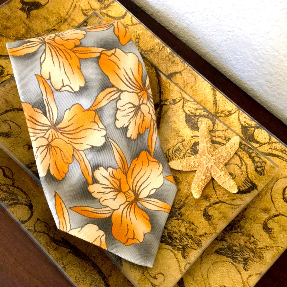 Vintage Off Island Tommy Bahama Hawaiian Tie